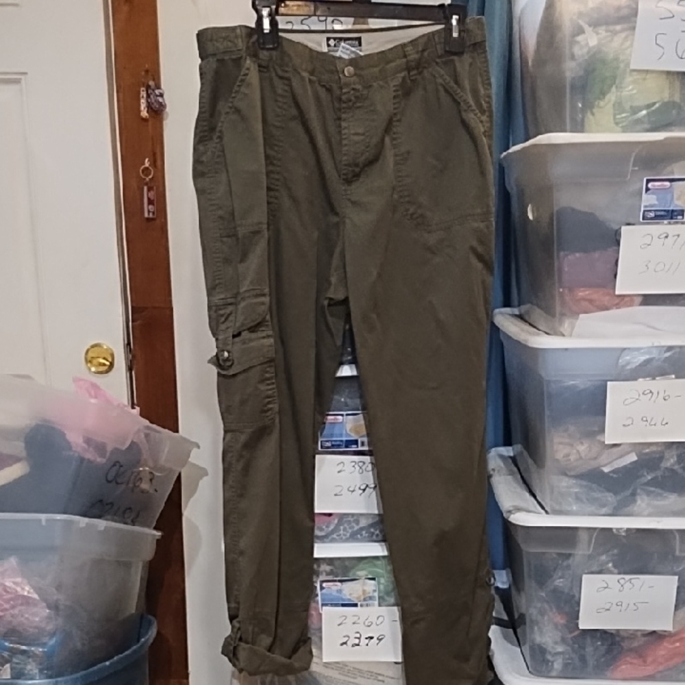 Columbia Green Cargo Pants